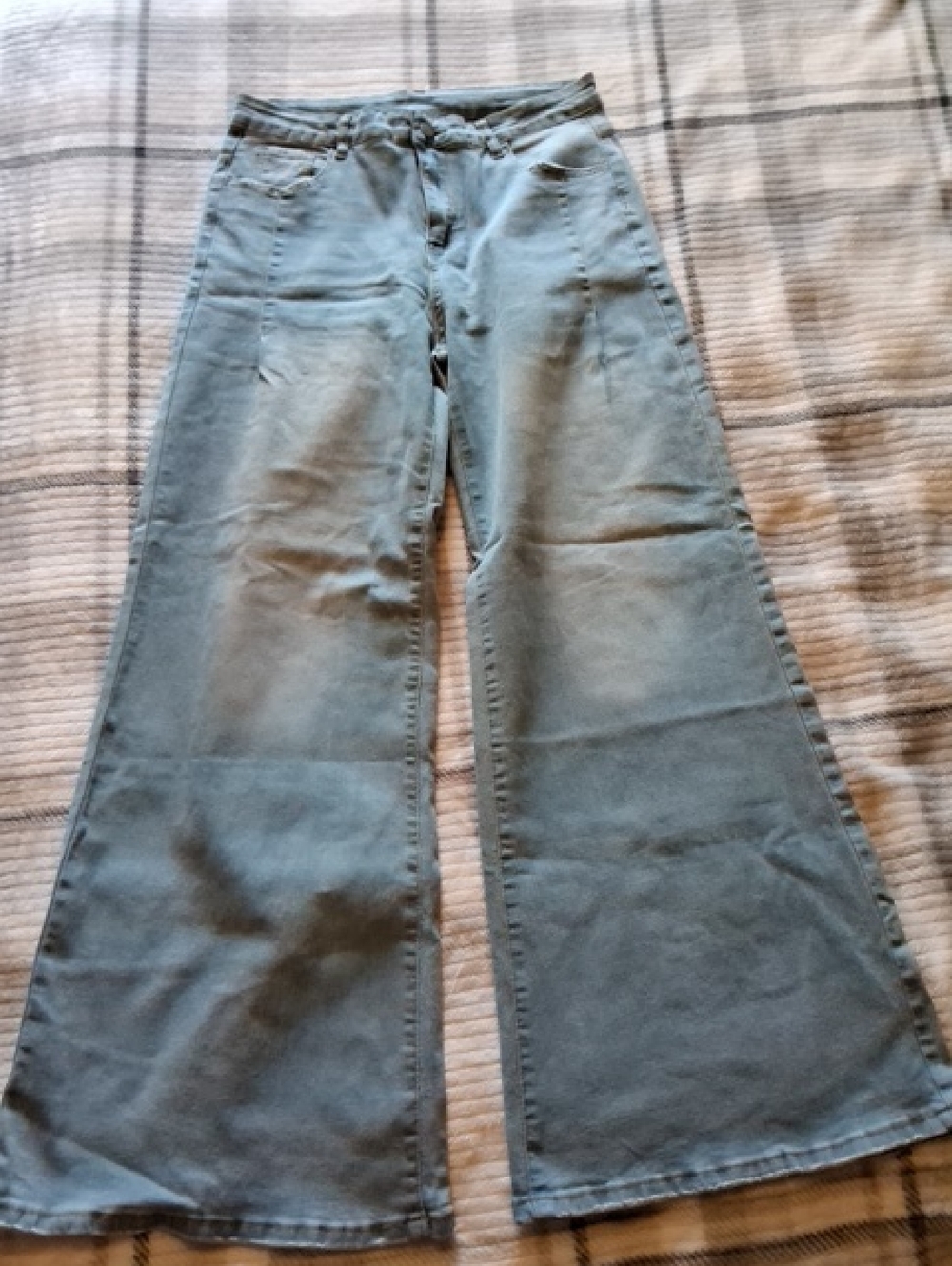 Women's Wide Leg Jeans in Faded Blue